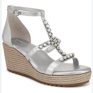 NEW Naturalizer Serena Wedge Sandals Silver Leather Upper 8